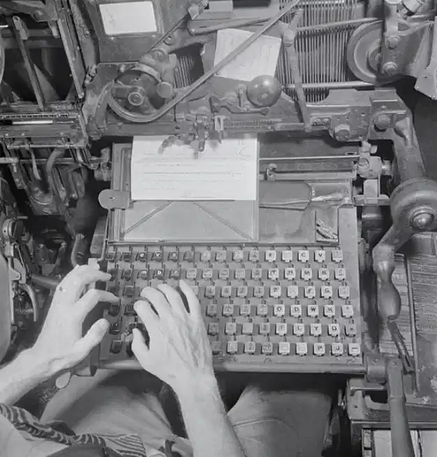 new york times linotypeur imprimerie.jpg